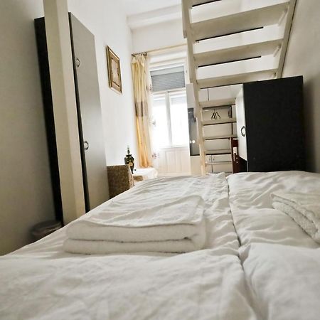 Center Apartment 5 Private Room For 19 People Budapest Eksteriør billede