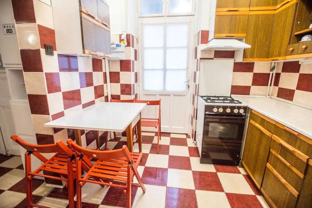 Center Apartment 5 Private Room For 19 People Budapest Eksteriør billede