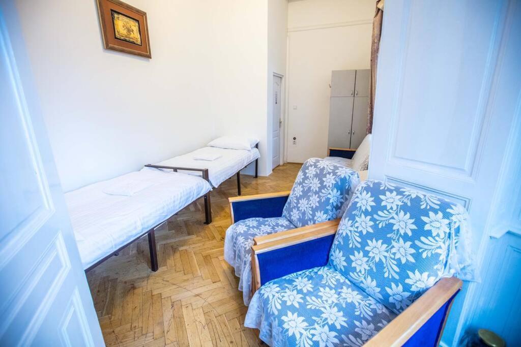 Center Apartment 5 Private Room For 19 People Budapest Eksteriør billede