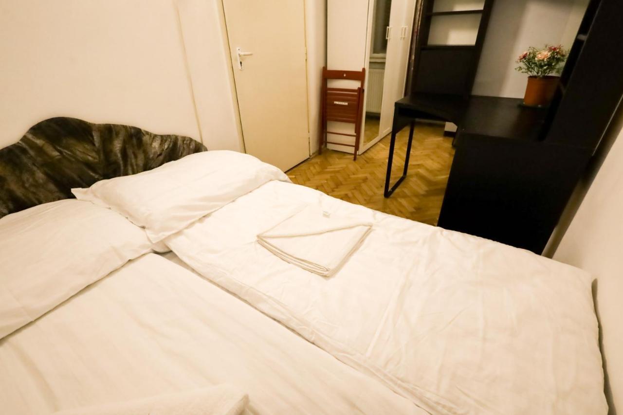 Center Apartment 5 Private Room For 19 People Budapest Eksteriør billede