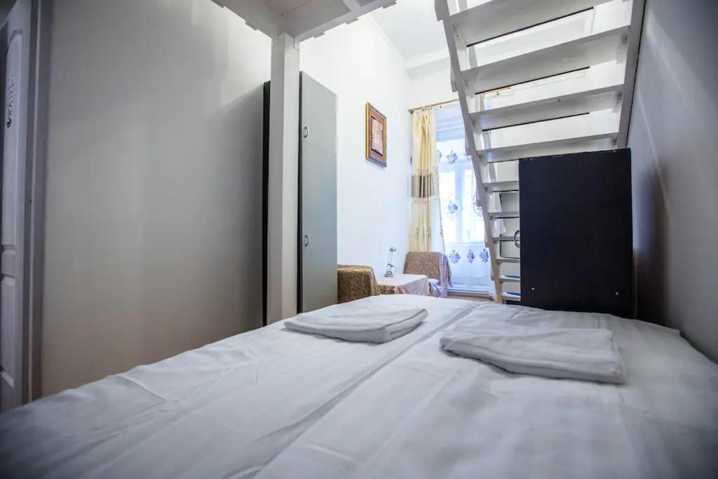 Center Apartment 5 Private Room For 19 People Budapest Eksteriør billede