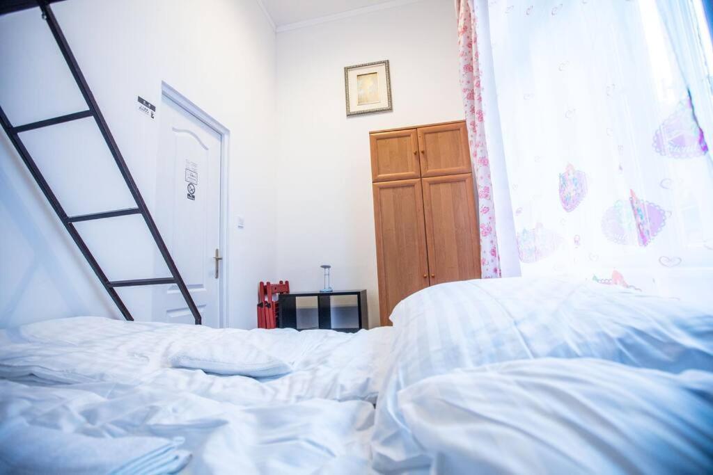 Center Apartment 5 Private Room For 19 People Budapest Eksteriør billede